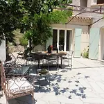 Hébergement de vacances Charmantes Mit Garten By Interhome Pierrevert