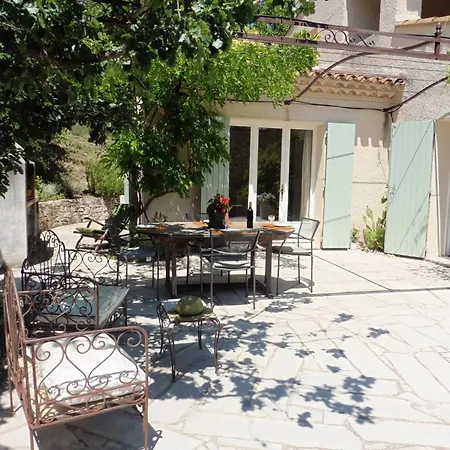 بيت للعطل Charmantes Mit Garten By Interhome Pierrevert