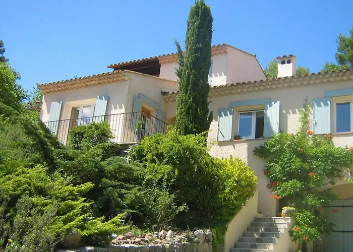 Charmantes Mit Garten By Interhome Holiday home Pierrevert