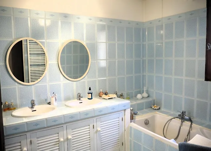 Charmantes Mit Garten By Interhome Holiday home Pierrevert