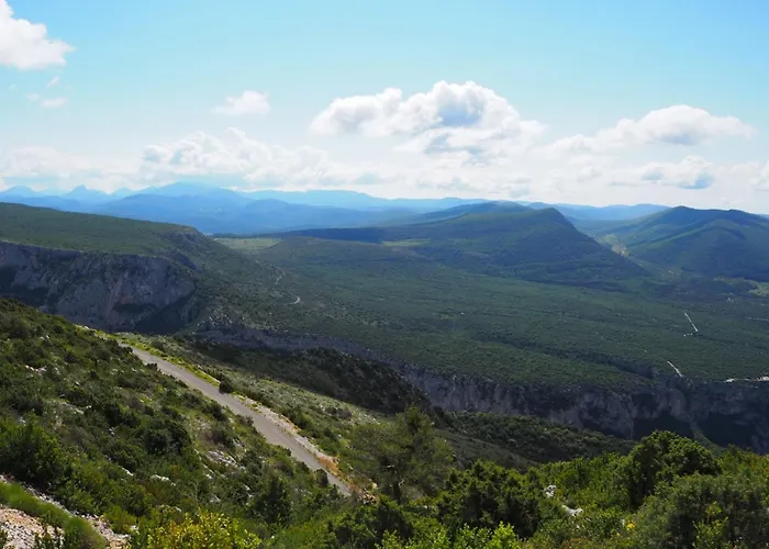 Holiday home Charmantes Mit Garten By Interhome